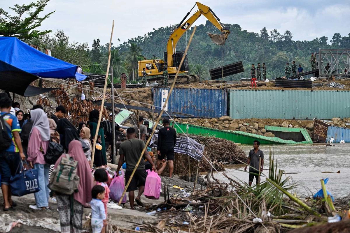 FOTO: Jembatan Bailey di Jalan Lintas Tengah Aceh Hampir Rampung