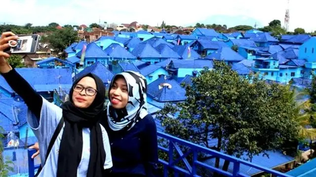 6 Kampung Indah yang Bernuansa Serba Biru
