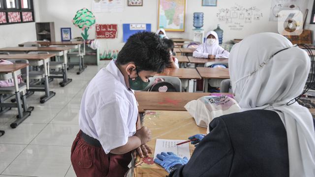 Antusiasme Murid Kelas 1 SD Ikuti Pembelajaran Tatap Muka