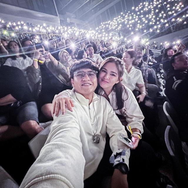 Kabar Hamil Baru Diungkap, Ini 6 Potret Mesra Masayu Clara dan Qausar Harta