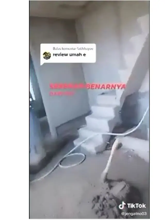 Rumah Berbentuk Segitiga Ini Dibangun Dekat Sawah, 6 Potretnya Unik