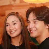 Beradu akting dalam film surat cinta untuk starla membuat jefri nichol dan Caitlin halderman shock