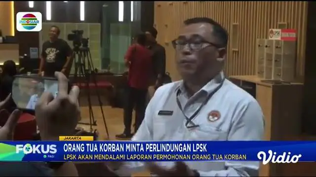 Simak informasi dalam Fokus Pagi edisi (02/08) dengan pilihan topik-topik sebagai berikut, Penyelidikan Ledakan Tabung Gas, Pemilik "Daycare" Jadi Tersangka Penganiaya Anak, Penyebar Video Asusila Diduga Anak Musisi, Menang Dramatis, Gregoria Mariska...