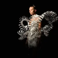 Iris Van Herpen di Paris Haute Couture Fall 2019 (Instagram @irisvanherpen)