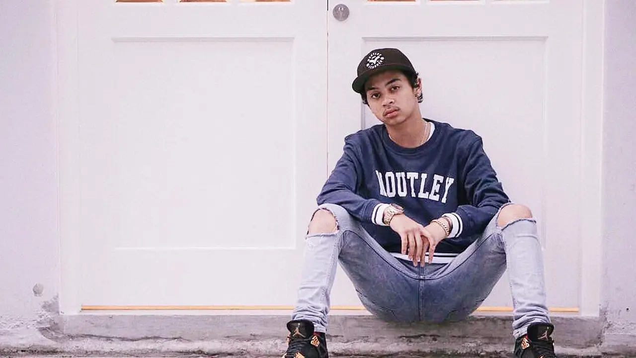 Bastian Steel
