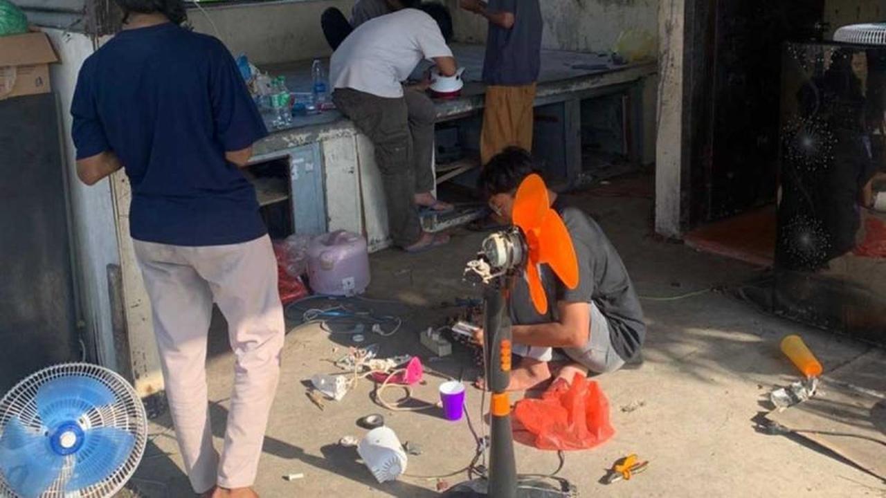 Mahasiswa Unimal Beri Layanan Reparasi Elektronik Gratis untuk Korban Bencana Aceh