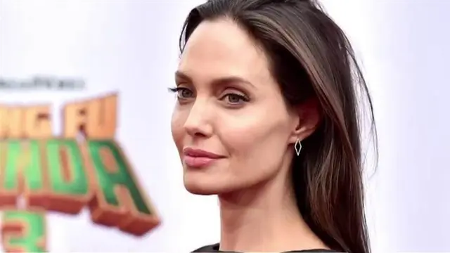 [Bintang] Angelina Jolie