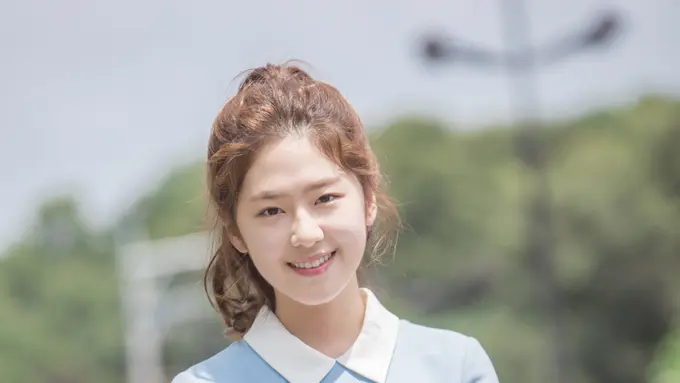 [Bintang] Potret Cantik Park Hye Soo di Poster Saimdang, Light's Diary