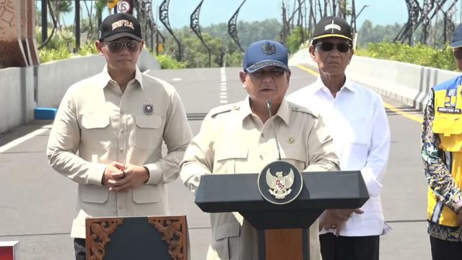 Prabowo Minta Pelajar Tak Lagi Sambut Kunjungannya ke Daerah: Kasihan Berdiri Lama di Panas