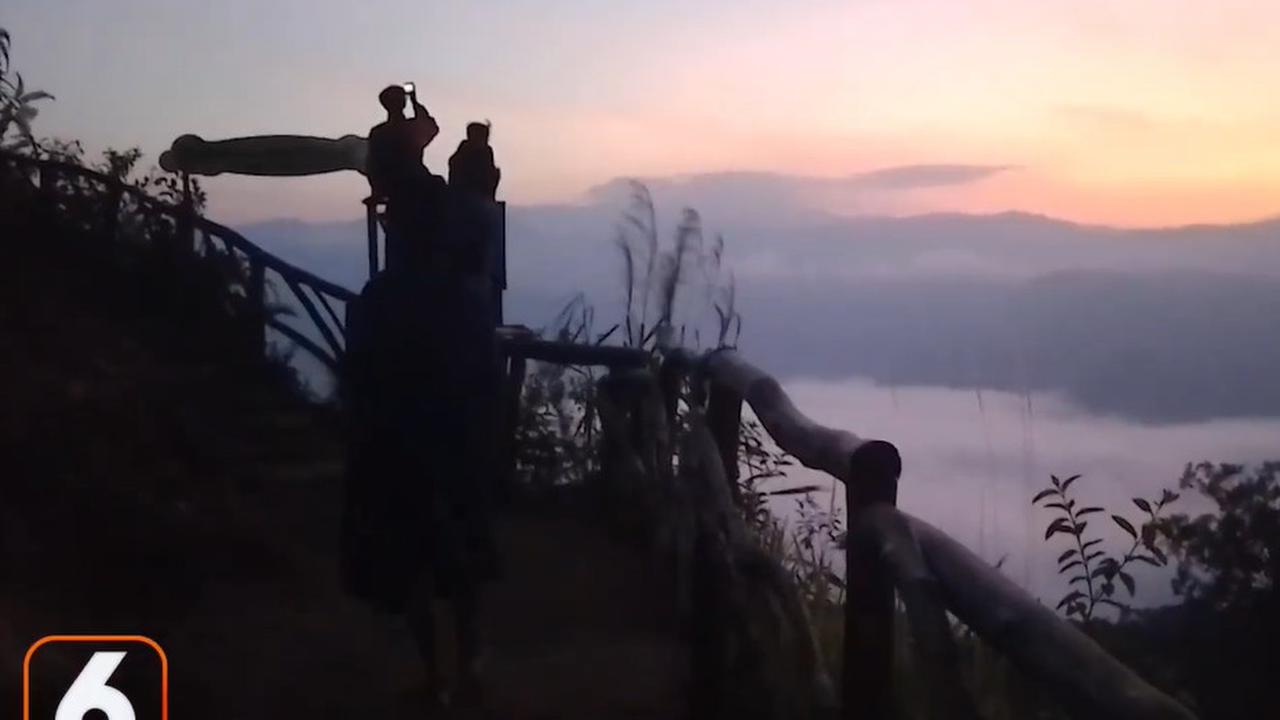 Melihat Hamparan Awan Putih di Gunung Luhur Lebak
