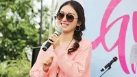 Natasha Willona Ternyata Gadis dari Kampung