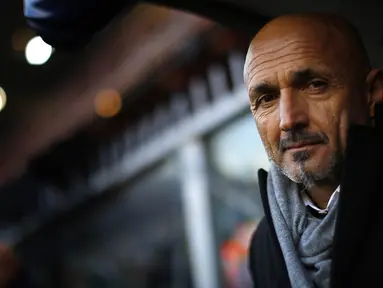 Pelatih AS Roma, Luciano Spalletti, saat pertandingan melawan Sampdoria pada laga lanjutan Seria A Italia di Stadion Luigi Ferraris, Genoa (29/01/2017). Luciano Spalletti resmi melatih Inter Milan. (AFP/Marco Bertorello)