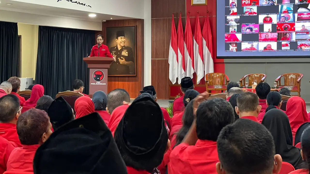 Dalam rangka Bulan Bung Karno, DPP PDI Perjuangan (PDIP) menggelar Seminar Nasional bertema “Mewujudkan Amanat Konstitusi, Pendidikan Dasar Gratis untuk Meningkatkan SDM Unggul Berdaya Saing” di Sekolah Partai, Lenteng Agung, Jakarta.