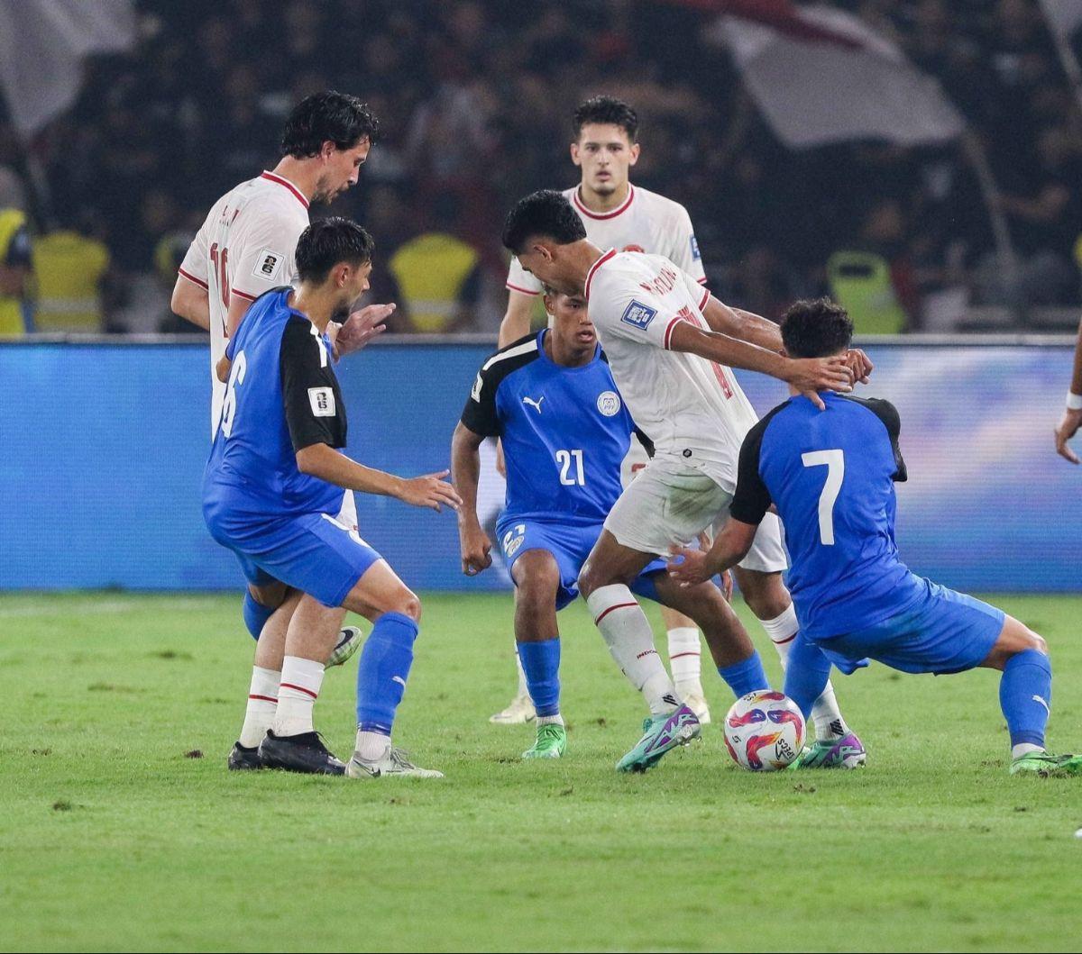 Sebelum gol spektakuler Tom Haye tercipta, Timnas Indonesia sempat membuat beberapa peluang emas dalam upaya membobol gawang Filipina. Foto: Liputan6.com / Herman Zakharia
