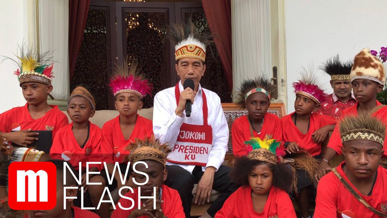 VIDEO: Momen Jokowi Bercengkerama Dengan 30 Anak SD dari Papua