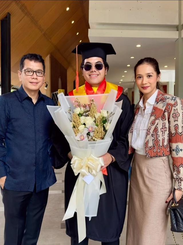 Potret Salva bersama dengan Wishnutama dan Gista Putri (Sumber: Instagram/wishnutama)