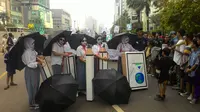 Aksi 'Si Miskin Tak Bisa Sekolah' Warnai CFD Bundaran HI