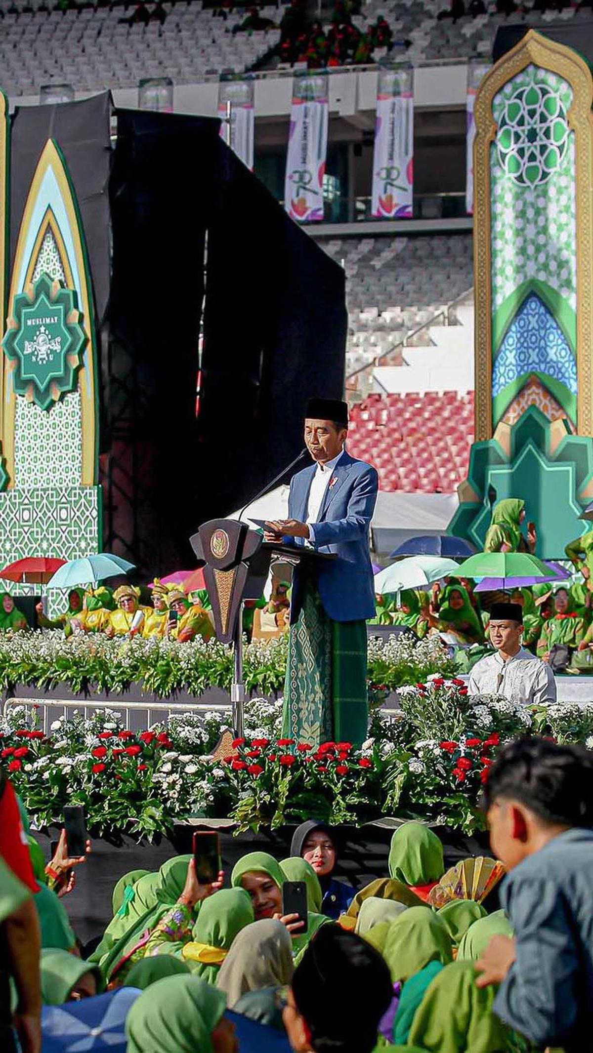 "Jangan mau kita diadu domba oleh seperti itu, jangan mau kita dibentur-benturkan oleh seperti itu, jangan mau kita dipecah belah seperti itu," kata Jokowi dalam pidatonya di acara tersebut, Sabtu (20/1).<br>
