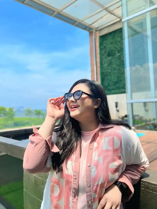 Dijuluki Ratu FTV, 7 Potret Terbaru Eriska Rein yang Sudah Jarang Muncul di Layar Kaca  (instagram/eriskarein).