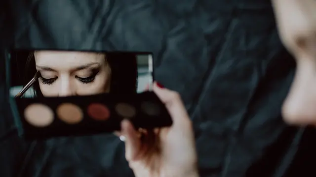 Teknik menggunakan eyeshadow