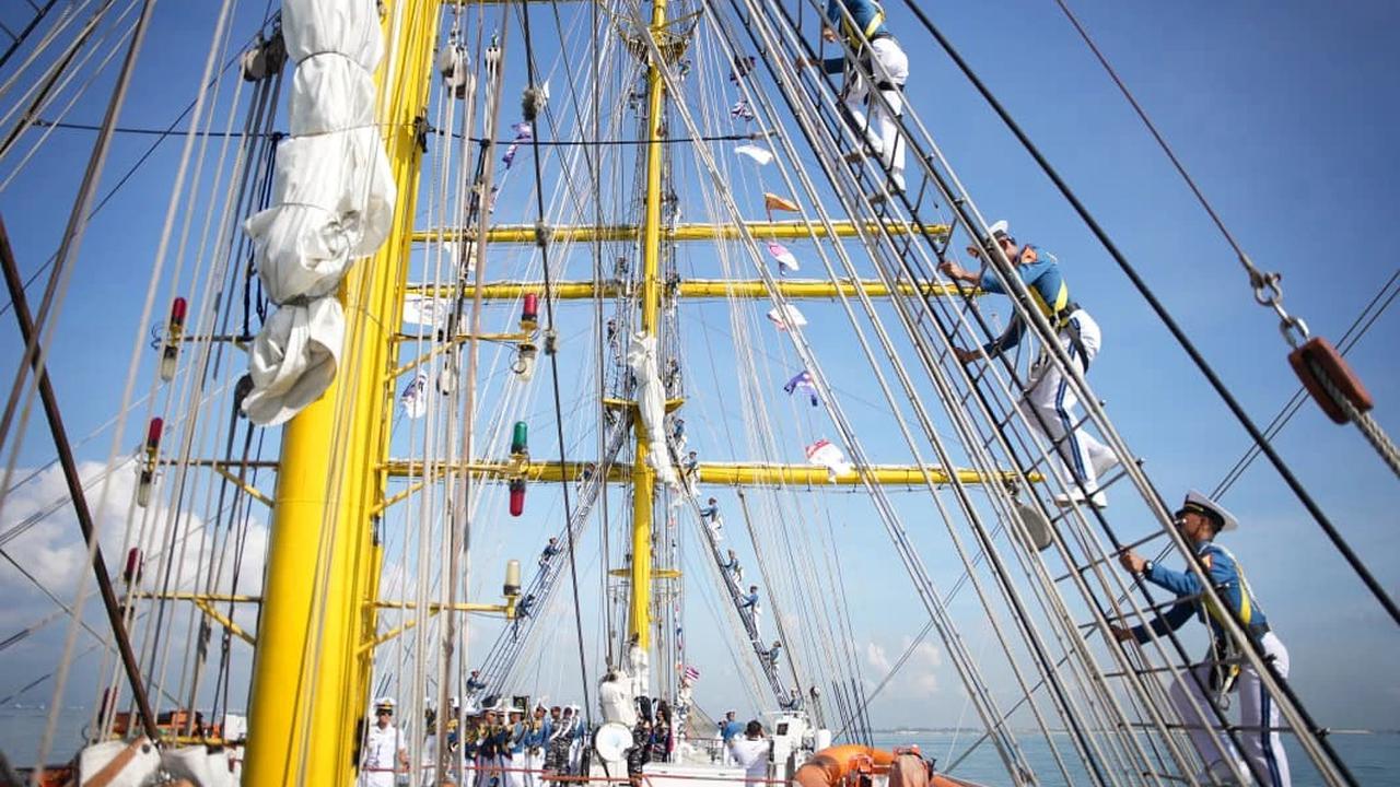 FOTO: KRI Bima Suci Lanjutkan Misi Diplomasi di Singapura