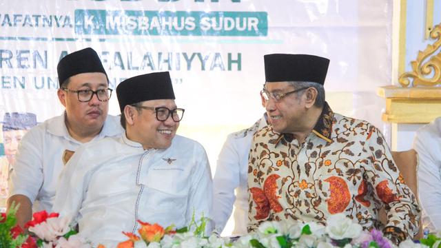 Ketua Umum PKB Muhaimin Iskandar saat menghadiri haul ke-26 KHR Zamruddin bersama mantan Ketua Umum PBNU Said Aqil Siroj