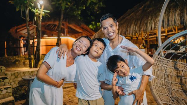 Laksmi Tomoko, Putu Dwijendra, and Kids