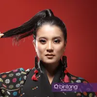 Marcella Zalianty akui saat ini sangat sibuk sekali. (MUA: @bubahalfian, Hairdo: @hairdo_mitsa, Wardrobe: @levicobutik, Accessories: @msfreshlemonade,  Stylist: Indah Wulansari , Foto: Bambang E. Ros, DI: Muhammad Iqbal Nurfajri/Bintang.com)