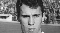 Potret yang diambil pada Februari 1971 di Madrid dari Amaro Varelo Amancio yang bermain untuk tim sepak bola nasional Spanyol. Bergabung dengan Real Madrid dari Deportivo de La Coruna pada tahun 1962, Amoro mencetak 155 gol dalam 471 penampilan. (AFP/Staff)