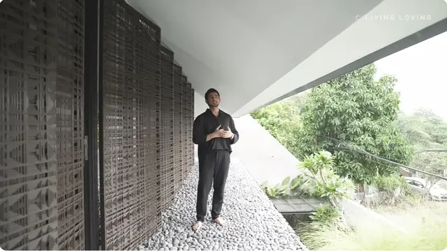 8 Potret Rumah Omar Daniel yang Minimalis, Lengkap dengan Lift Ramah Lansia