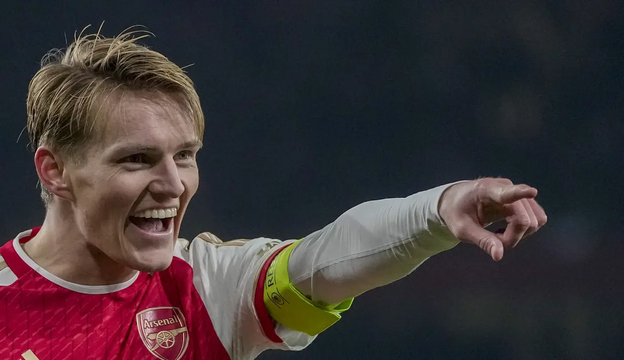 Lima gol pertama Arsenal dicetak di babak pertama oleh Kai Havertz (13’), Gabriel Jesus (21’), Bukayo Saka (23’), Gabriel Martinelli (28’), dan Martin Odegaard (45+1’). (AP Photo/Kin Cheung)