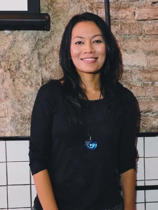 Dewi Lestari penulis novel Filosofi Kopi akan terlibat langsung dalam pemilihan dan penyusunan ceritanya. (Dezmond Manullang/Bintang.com)