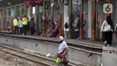 Di samping itu, upaya KCI melakukan peremajaan menemui kendala yaitu berupa dana, waktu dan masalah perizinan. Dari sisi pendanaan, pengadaan 16 KRL baru dari INKA mencapai Rp 4 triliun. Sementara, untuk impor 10 KRL eks Jepang hanya membutuhkan biaya Rp 150 miliar. (Liputan6.com/Johan Tallo)