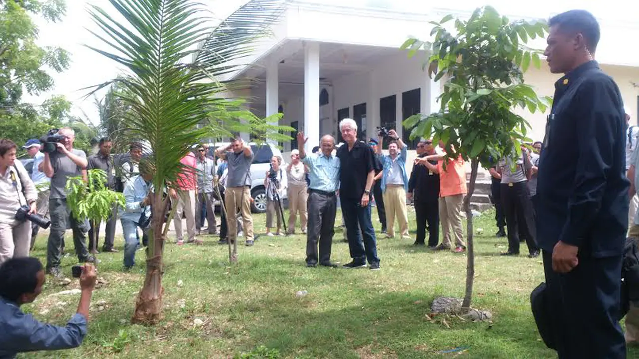 Bill Clinton Berkunjung ke Aceh