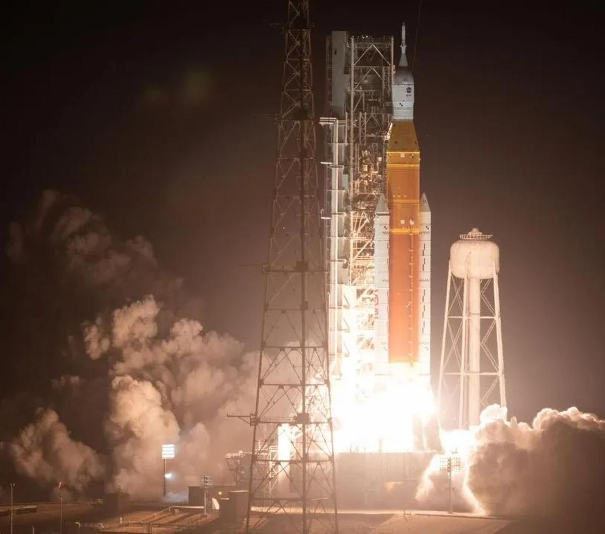 Namun, Saturn V, roket milik NASA yang membawa manusia ke bulan menetapkan harga kirim yang jauh lebih rendah, yakni senilai USD5 ribu per kilogram atau setara dengan Rp78,41 juta.