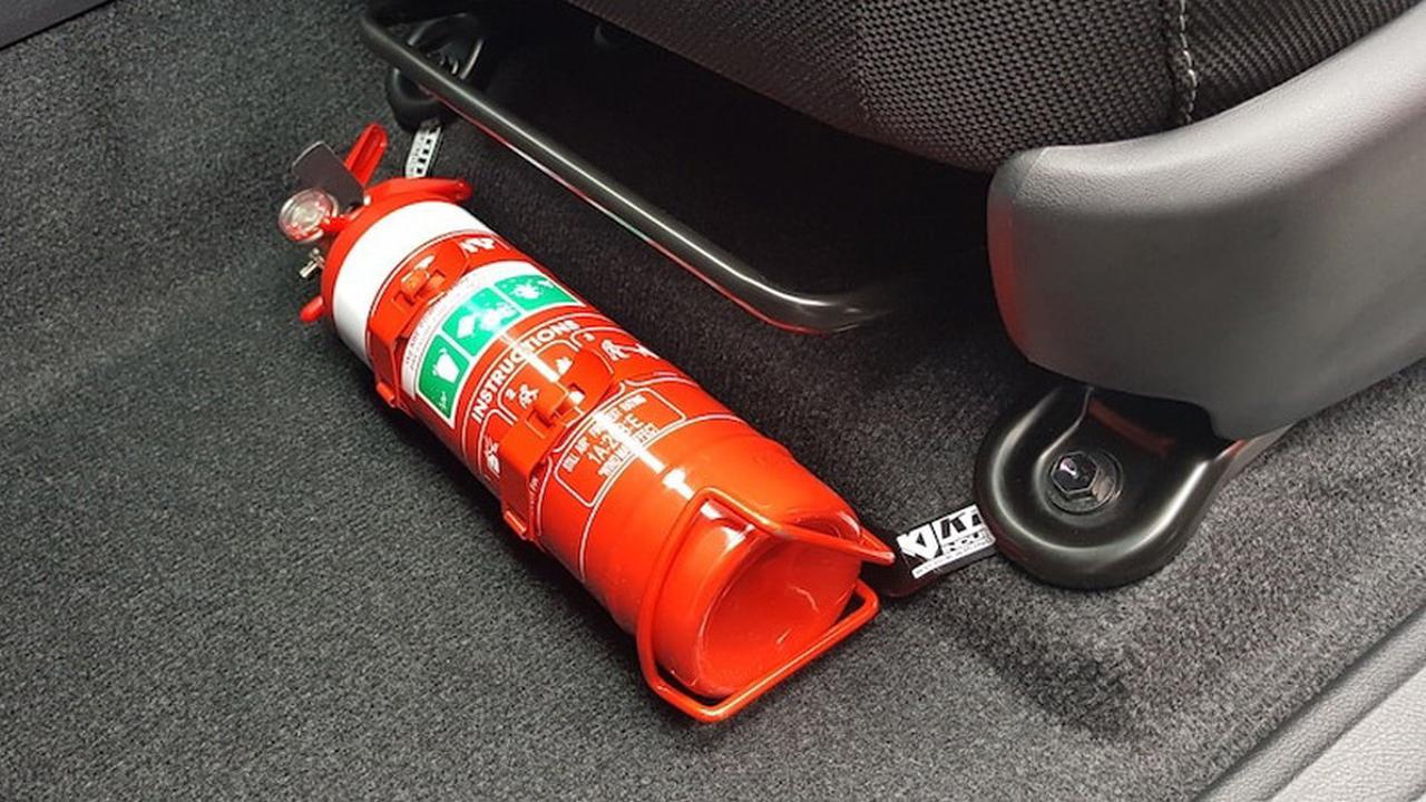 Jangan Sembarangan, Ini Cara Aman Menyimpan APAR di Mobil Agar Aman