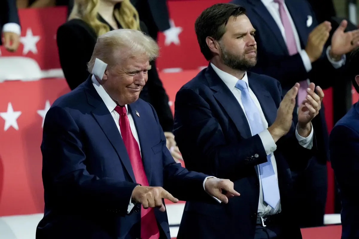 Kandidat Presiden dan Wakilnya dari Partai Republik AS, Donald Trump (kiri) dan JD Vance (kanan). (AP)