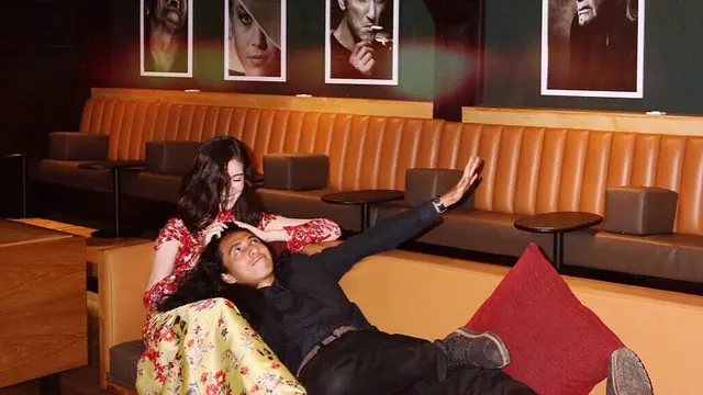 Sudah Tunangan, Ini 6 Momen Artis FTV Chrissie Vanessa dan Kekasih