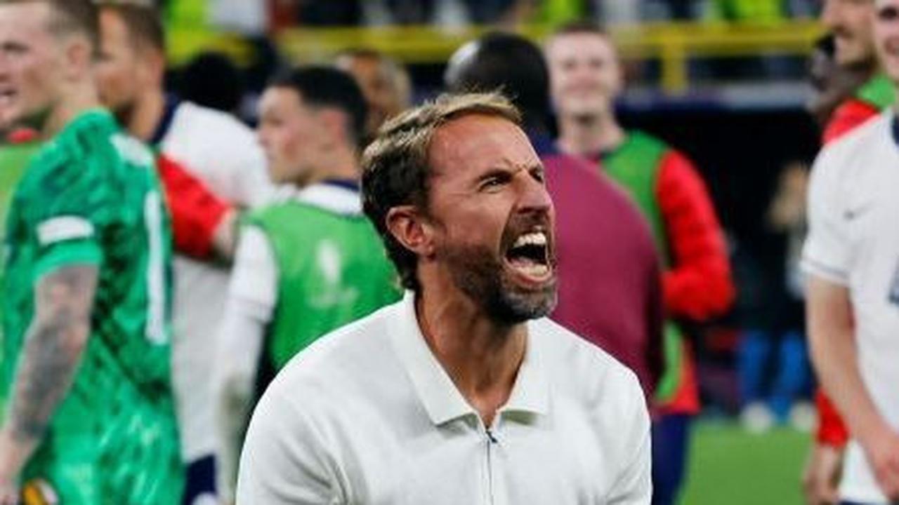 Reaksi Manajer Inggris Gareth Southgate yang merayakan kemenangan timnya setelah pertandingan melawan Belanda. Foto: REUTERS / Wolfgang Rattay