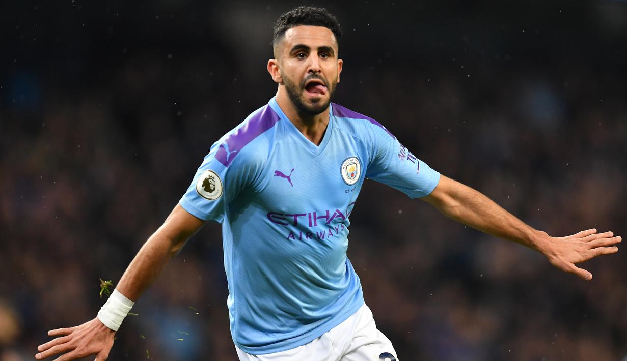 Riyad Mahrez (Aljazair) - Mahrez juga semakin bersinar usai menjuarai Premier League bersama Manchester City pada 2019. Gelandang berusia 29 tahun ini juga dinobatkan menjadi Pemain Terbaik Premier League pada 2016. (AFP/Paul Ellis)