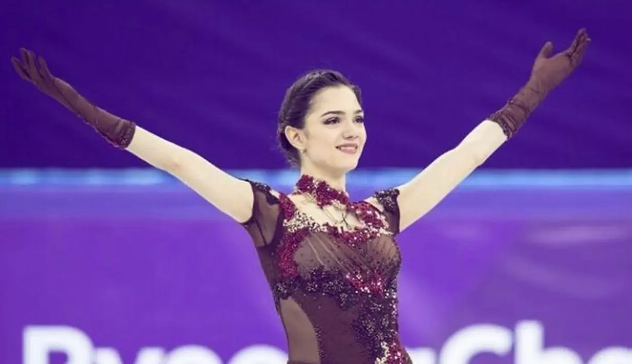Bahkan, di awal kariernya ia berhasil memenangkan tiga kejuaraan dunia Ice Skating antara lain dua medali perak Olimpiade (musim dingin) 2018 dan dua kali juara dunia pada 2016 dan 2017. (Instagram/jmedvedevaj).