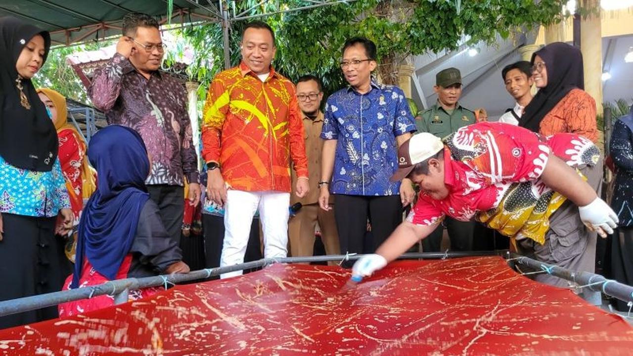 Keren! Batik Ciprat Situbondo Difabel Tembus Pasar Bali-NTT, Diundang Pameran Nasional Kemen UMKM