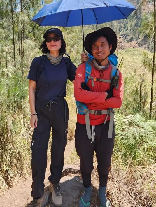 Biasa tampil dengan outfit elegan dan feminin, pangling nggak sih liat penampilan sporty Tatjana satu ini? [@tatjanasaphira]