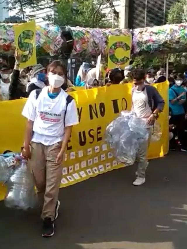gerakan pawai bebas plastik. Dok. Walhi