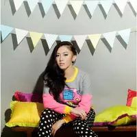 Karena kedua orangtuanya sedang meringkuk di balik jeruji besi, ketiga anak Aa Gatot menjadi terlantar. Beruntung di Mataram memiliki saudara. (Facebook/suci.brajamusti)