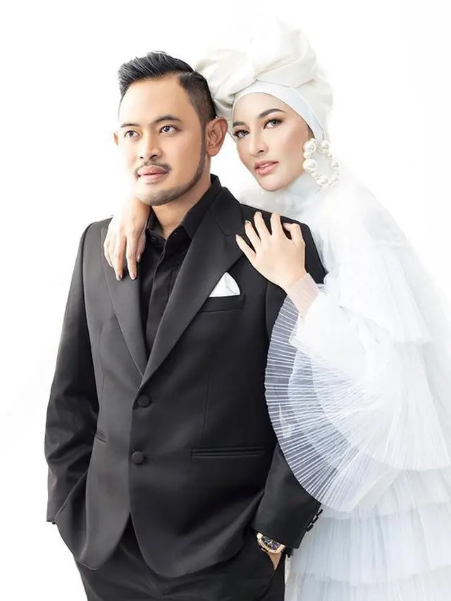 7 Gaya Terbaru Shandy Purnamasari, Crazy Rich Malang yang Kini Berhijab