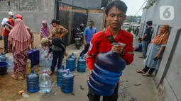 Krisis air bersih yang melanda Kota Depok terjadi di beberapa wilayah. (merdeka.com/Arie Basuki)