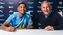Winger asal Brasil Savinho telah bergabung dengan Manchester City dengan kontrak berdurasi lima tahun, demikian pernyataan juara Liga Primer Inggris itu pada Kamis (18/7/2024). (FOTO: instagram.com/mancity/)