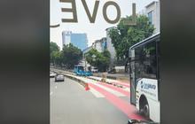 Mobil Damkar Lewat Jalur Busway, Bus TransJakarta di Depannya Langsung Mengalah Panen Pujian