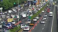 Mulai Sekolah Hari Pertama, Siswa dan Guru Halal Bihalal